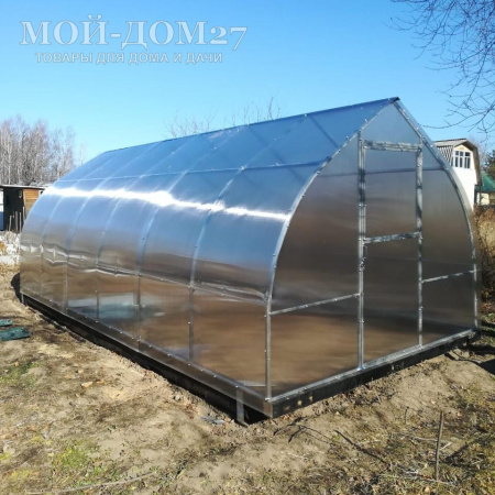 Теплица Дачница Остроконечная 6 метров с поликарбонатом | Мой-Дом27 | Каркас изготовлен из оцинкованной замкнутой трубы 30*20 мм.<br>
 Ширина - 3 метра. Высота - 2,2 метра. Длина 6 метров. <br>
 Выдерживаемая снеговая нагрузка - 80 кг/м2. Выдерживаемая ветровая нагрузка - до 15 м/с. <br>
 Расстояние между дугами 1 метр. Толщина металла 1 мм. <b>Форма - капелька</b><br>